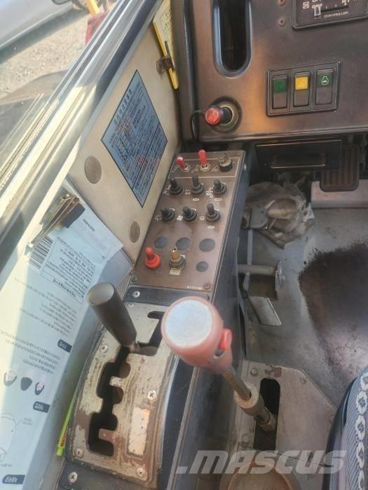 Kato SR 250 رافعات الطرق الوعرة