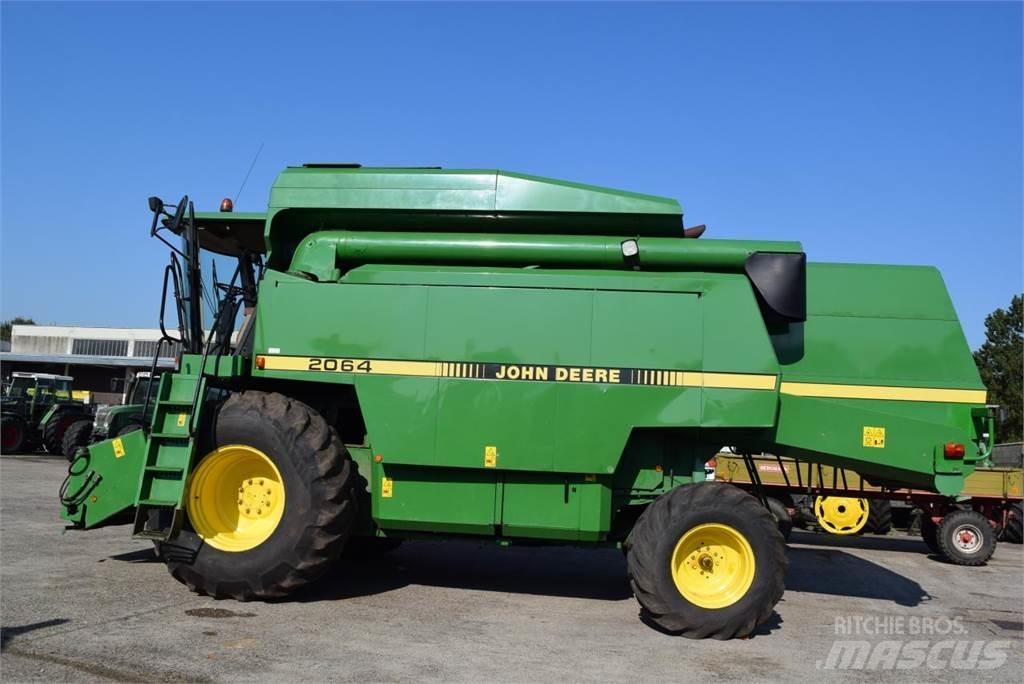 John Deere 2064 حصادات