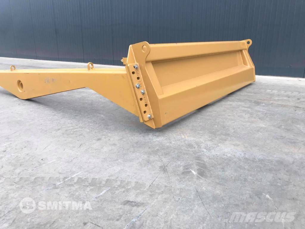 CAT 725C بوابات خلفية