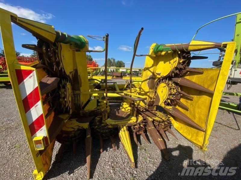 John Deere 7400 علافات ذاتية الدفع