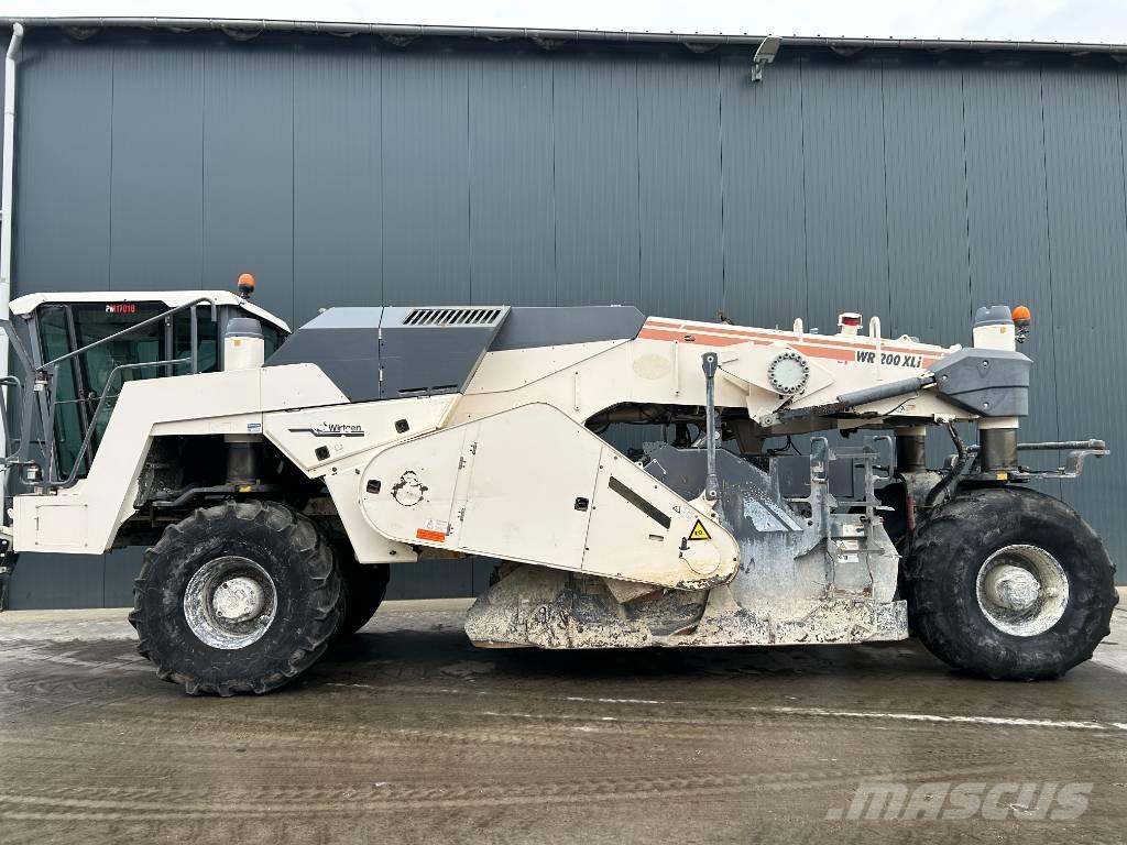 Wirtgen WR200XLi ضاغطات التربة