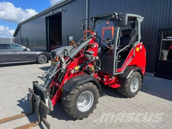 Weidemann 1390 لوادر صغيرة