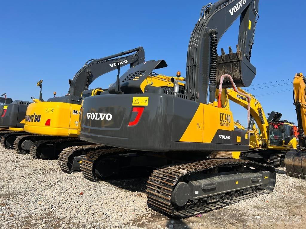 Volvo EC240DL حفارات زحافة