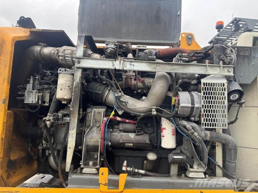 Liebherr LH 22 M مناولات المخلفات / مناولات صناعية
