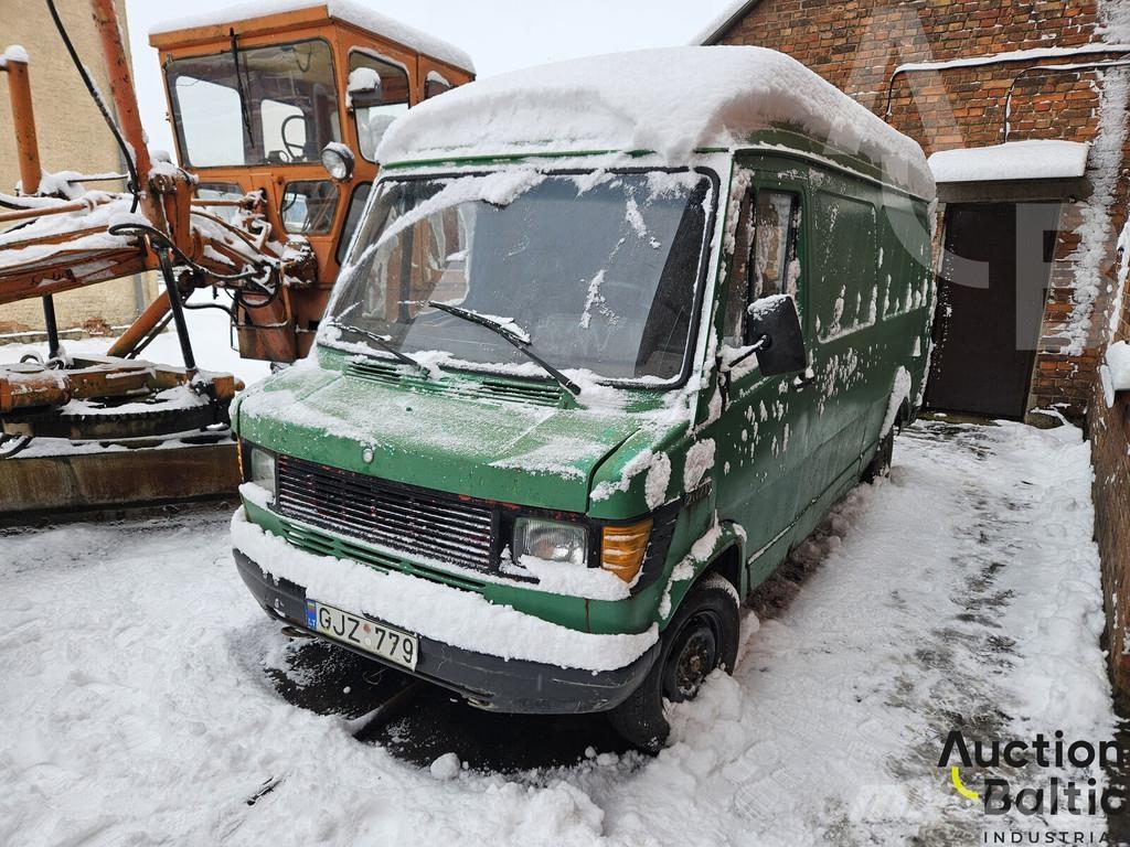 Mercedes-Benz 207D هيكل صندوقي