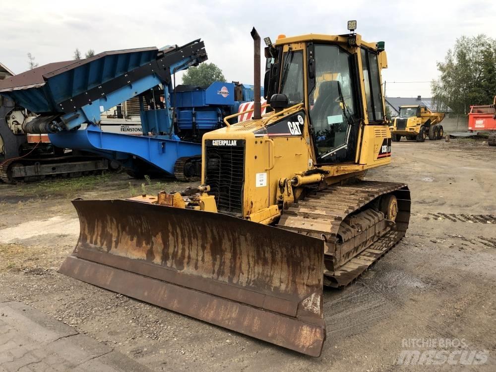 CAT D 3 G LGP بلدوزرات مجنزرة