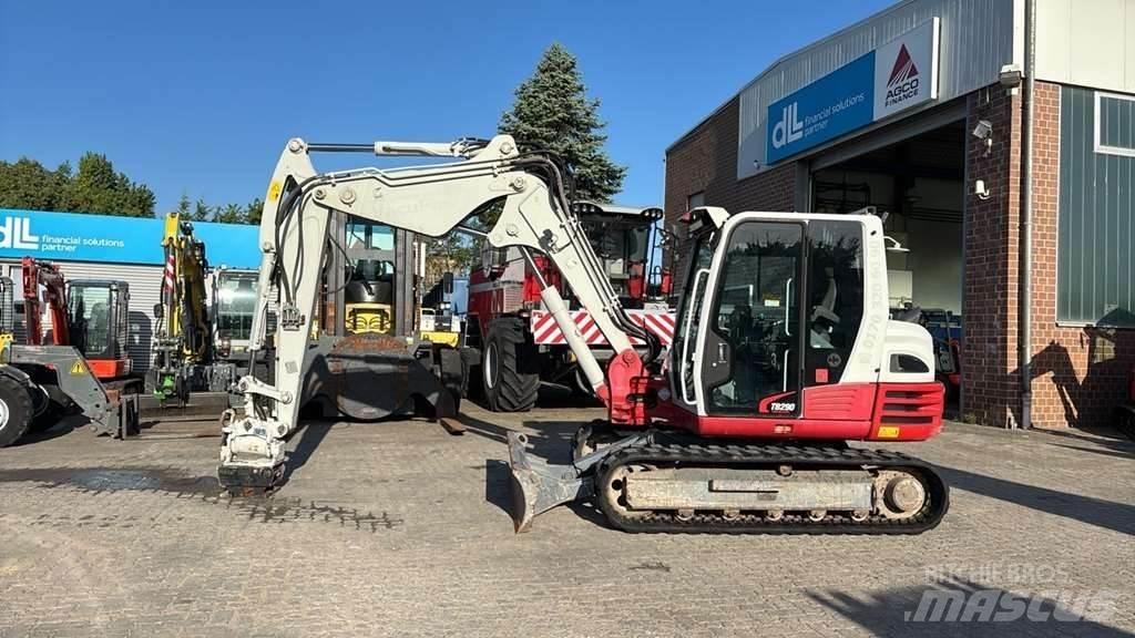 Takeuchi TB290 حفارات خاصة