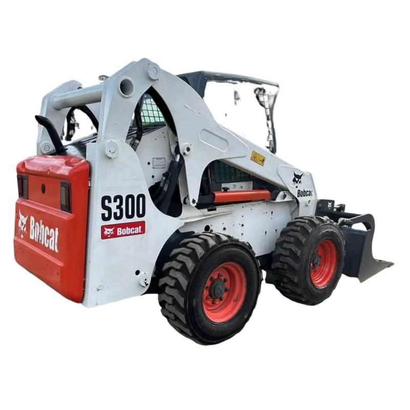 Bobcat S 300 لوادر انزلاقية التوجيه