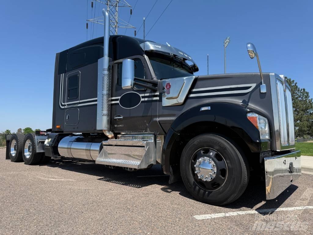 Kenworth W 990 وحدات الجر