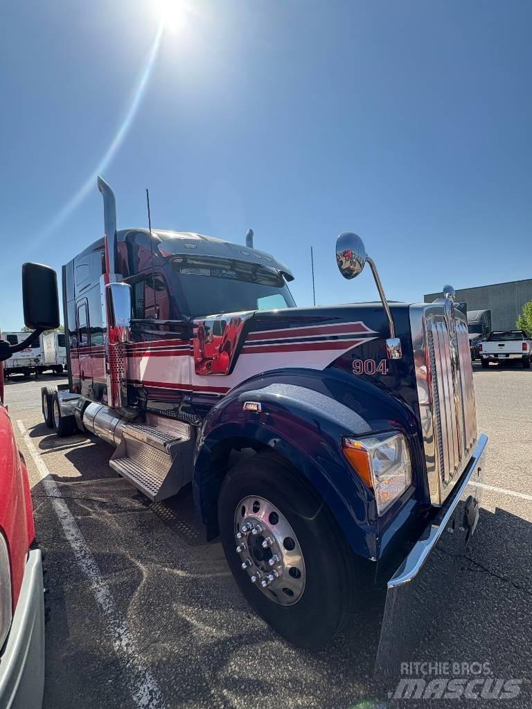 Kenworth W 990 وحدات الجر