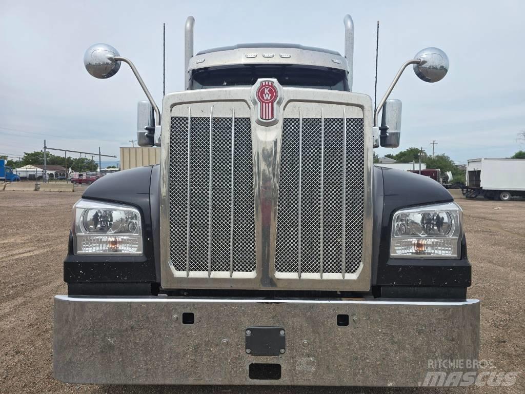 Kenworth W 990 وحدات الجر