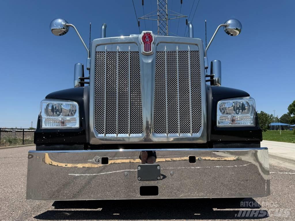 Kenworth W 990 وحدات الجر
