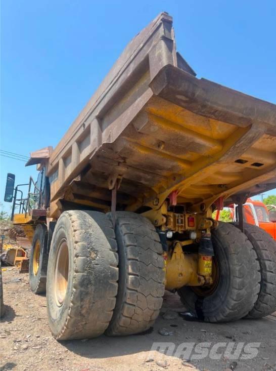 CAT 773 F شاحنات المخلفات الصلبة