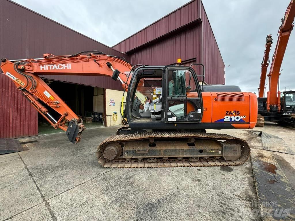Hitachi ZX 210 LC-6 حفارات زحافة