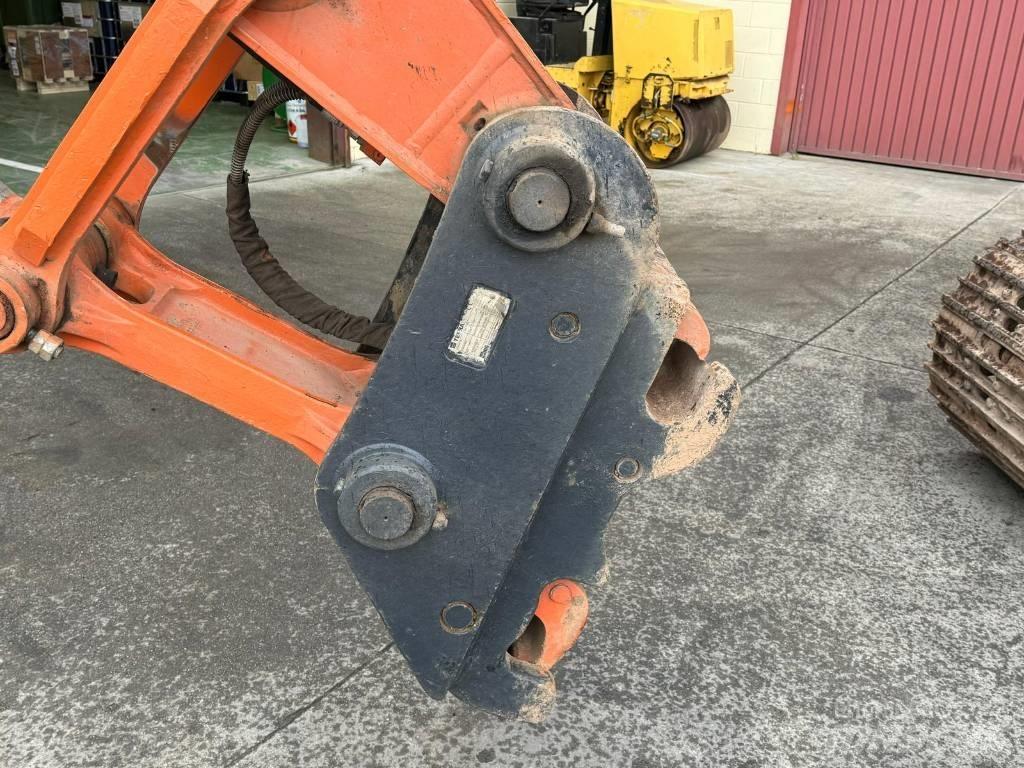 Hitachi ZX 210 LC-6 حفارات زحافة