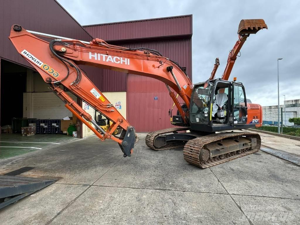 Hitachi ZX 210 LC-6 حفارات زحافة