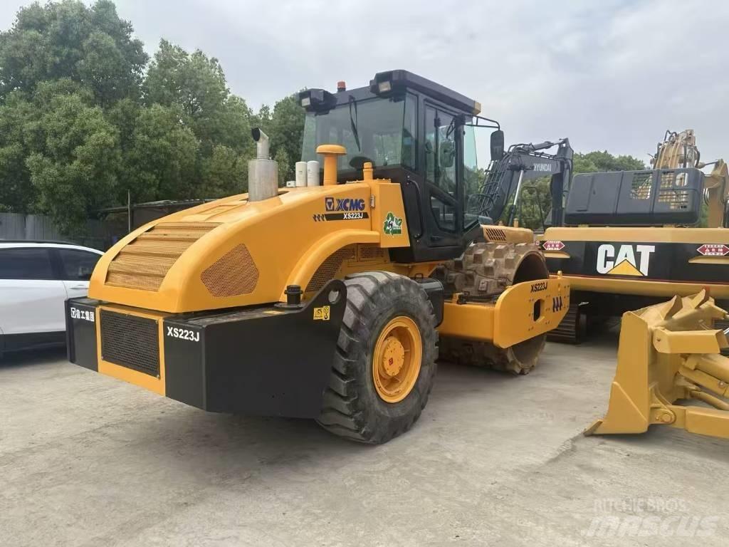 XCMG XS 223 J مداحل أحادية الأسطوانة