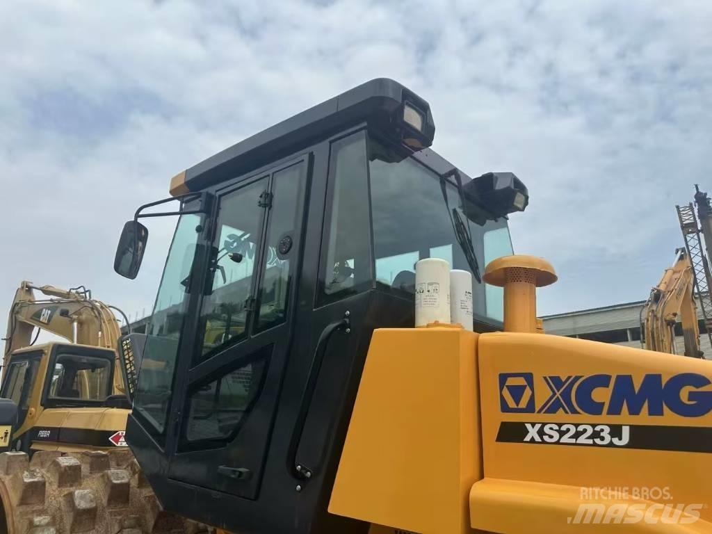 XCMG XS 223 J مداحل أحادية الأسطوانة