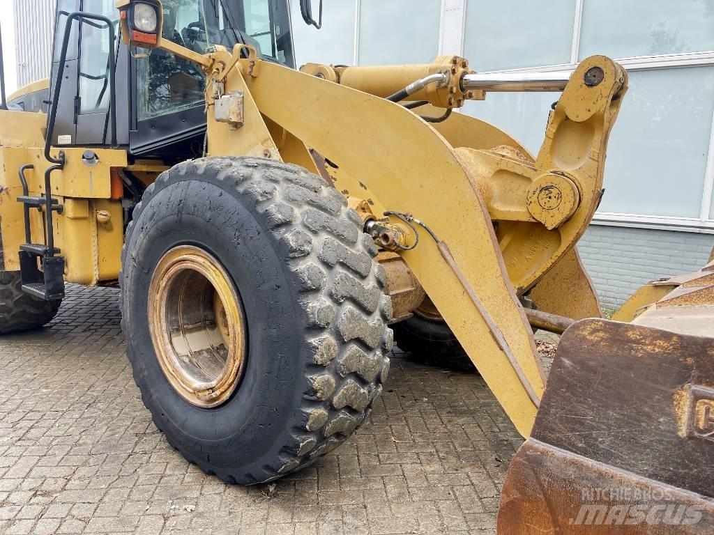 CAT 962 G لوادر بعجل