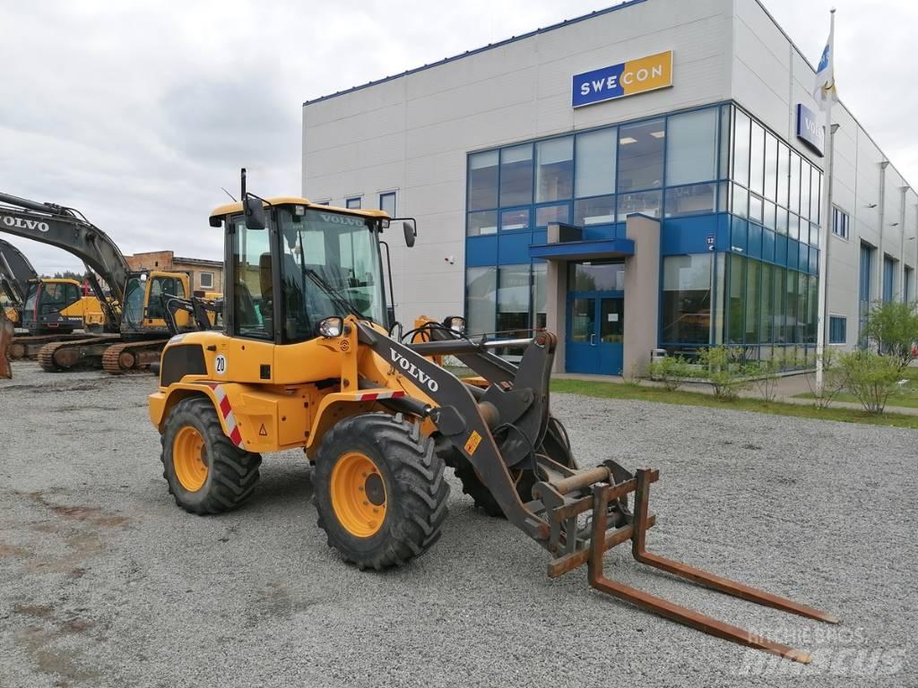 Volvo L 35 G لوادر بعجل