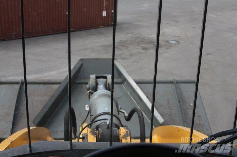 Liebherr L 576 لوادر بعجل