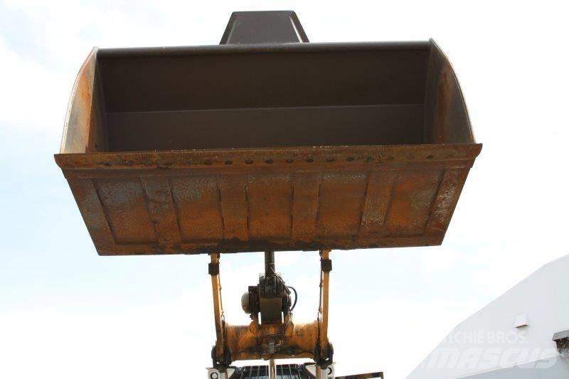 Liebherr L 576 لوادر بعجل