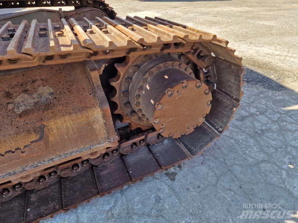 Hitachi ZX 210 LC-6 حفارات زحافة