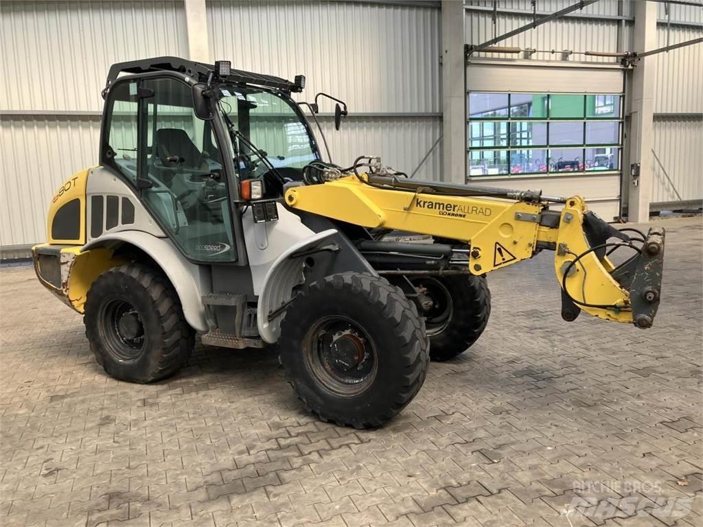 Kramer 680T معدات مناولة لأغراض الزراعة