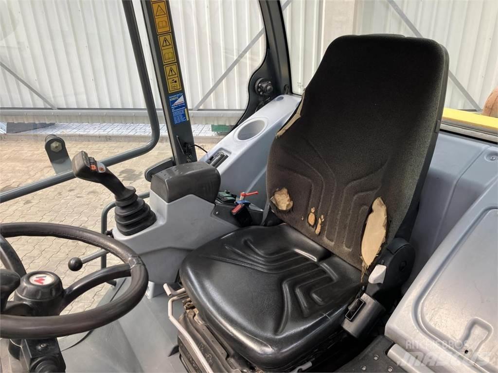 Kramer 680T معدات مناولة لأغراض الزراعة