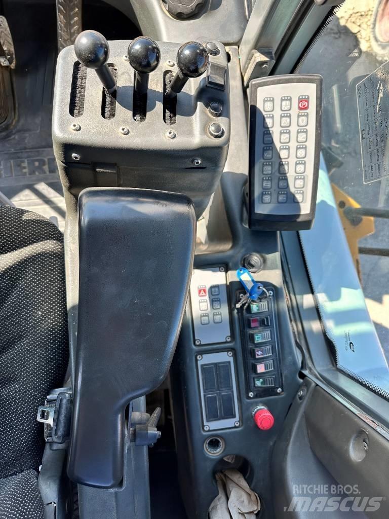 Liebherr L 550 لوادر بعجل
