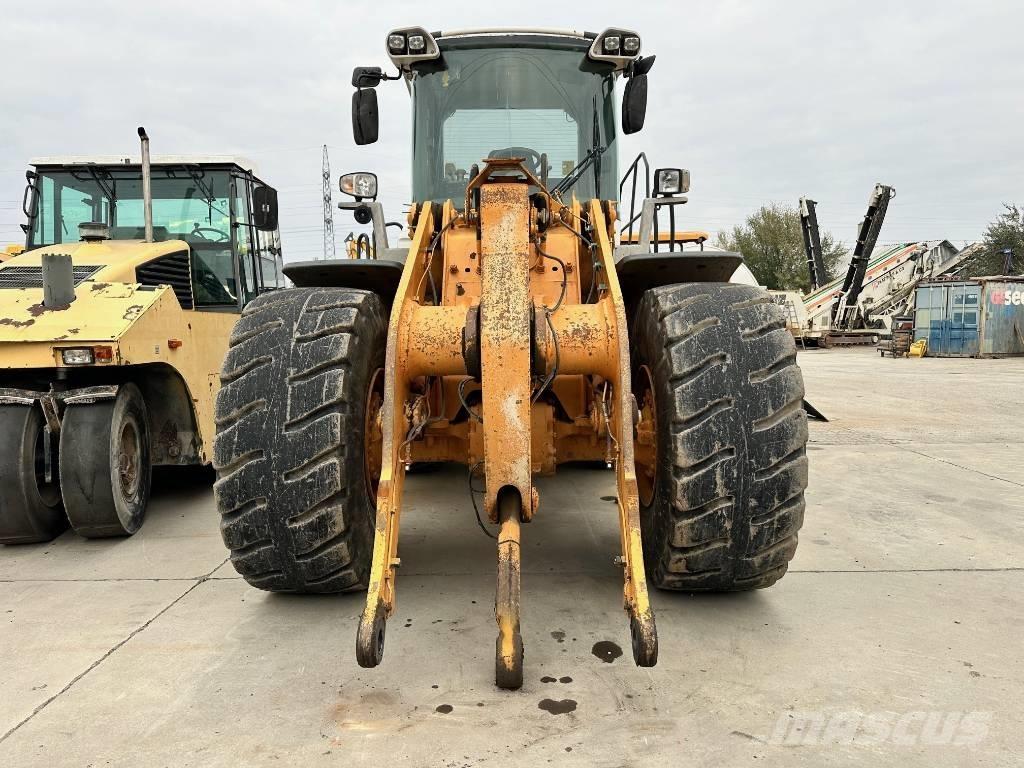 Liebherr L 550 لوادر بعجل