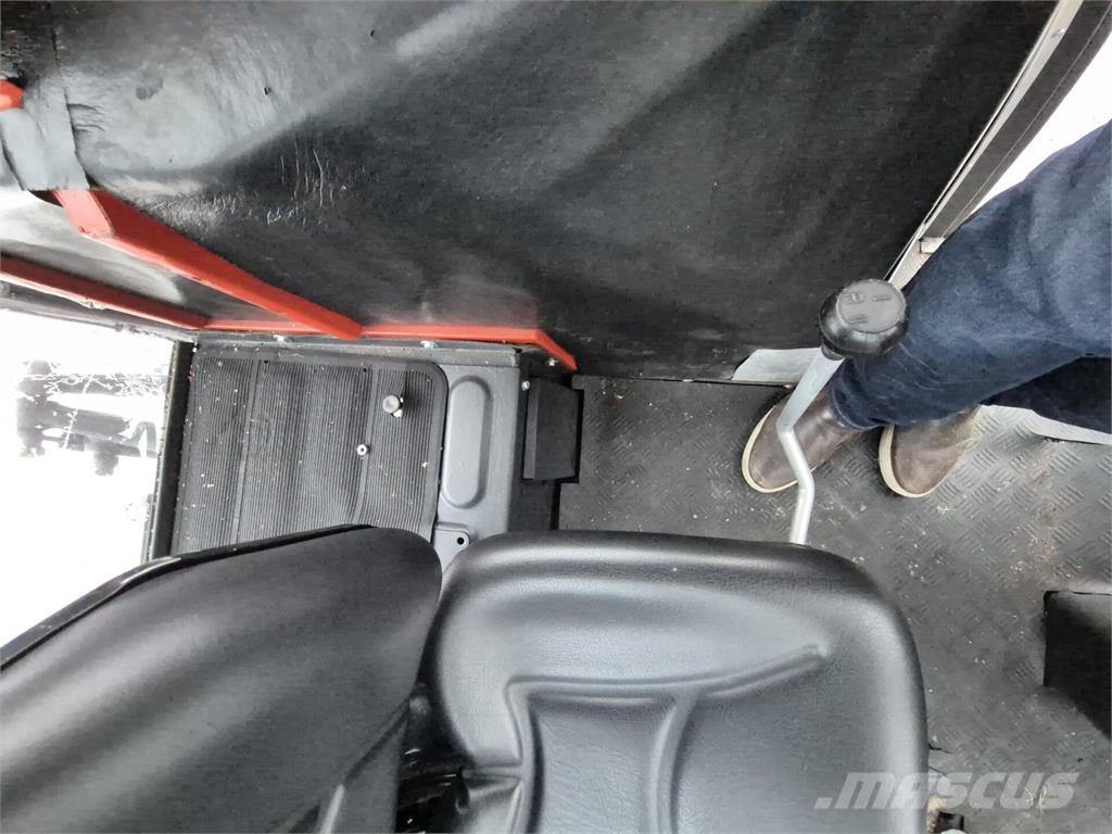 Ursus C385 الجرارات