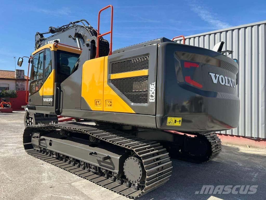 Volvo EC 250 EL حفارات زحافة