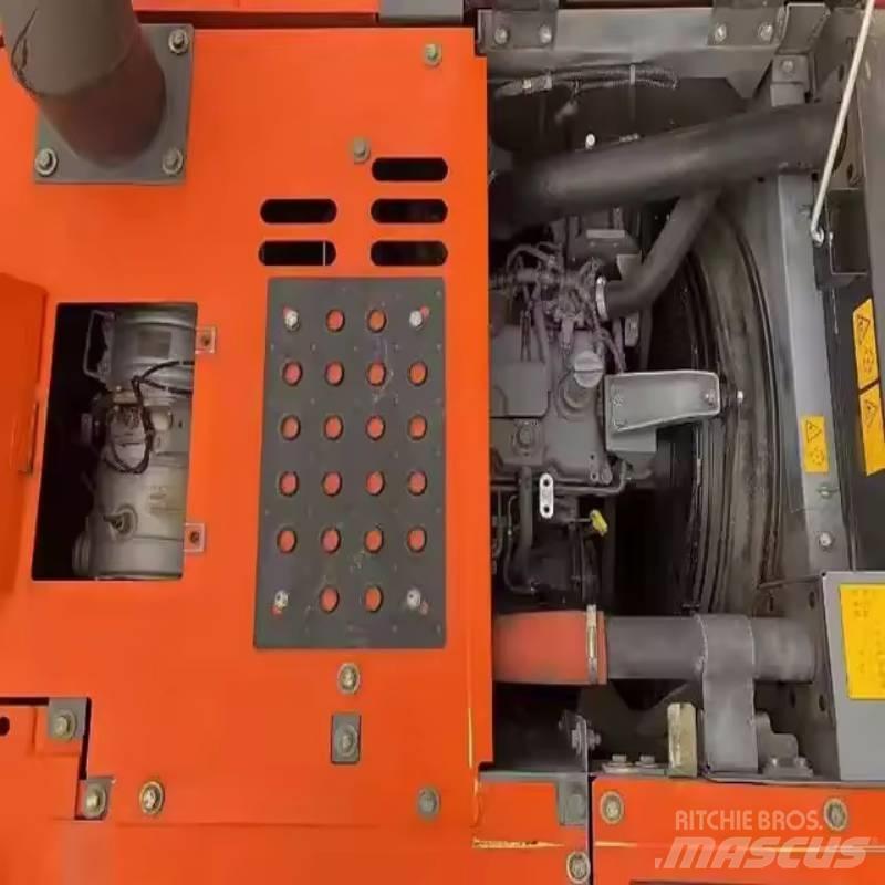 Hitachi ZX 130 H حفارات زحافة
