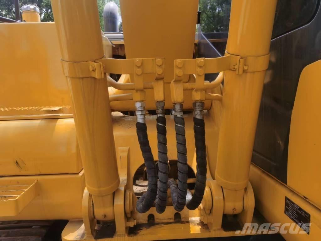 Komatsu PC 130 حفارات زحافة