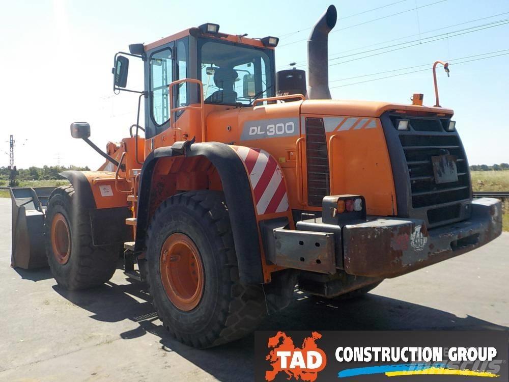 Doosan DL 300 لوادر بعجل