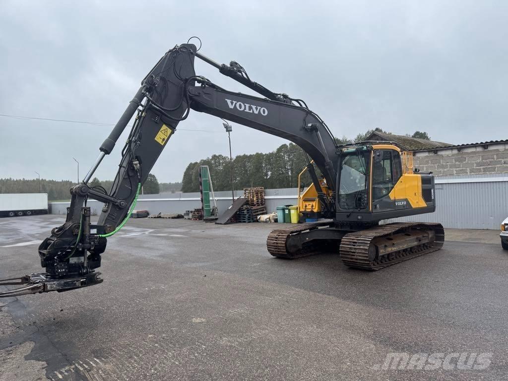 Volvo EC 220 E حفارات زحافة