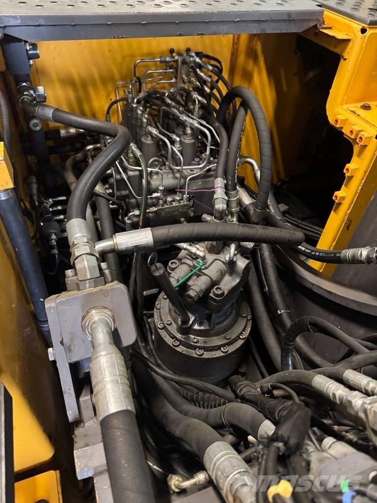 Volvo EC 220 E حفارات زحافة
