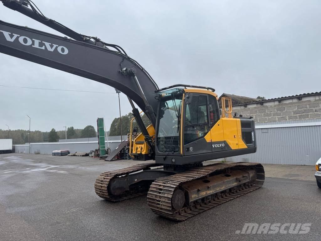 Volvo EC 220 E حفارات زحافة