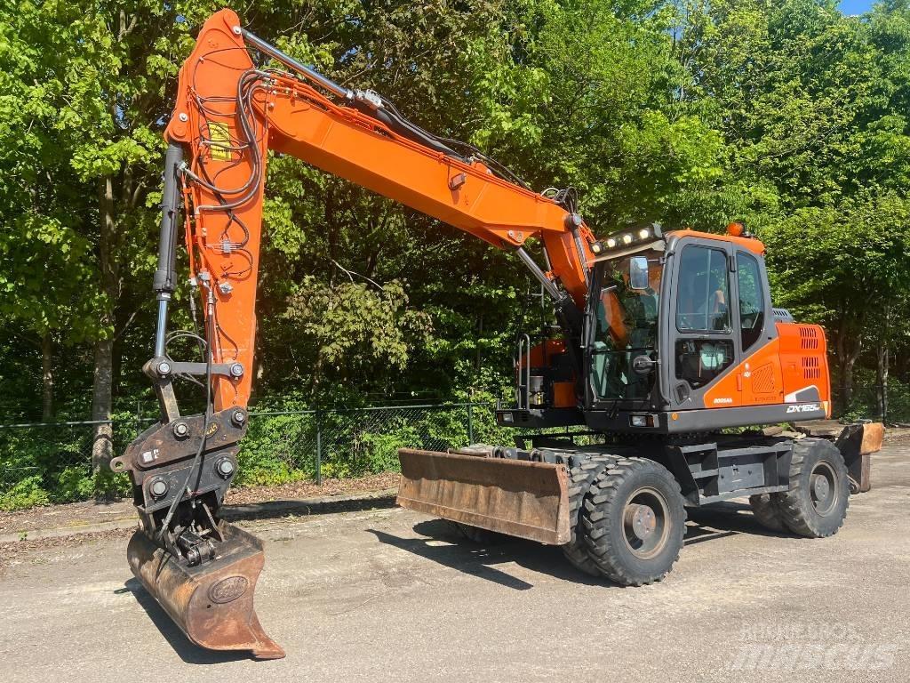 Doosan DX 165 W-5 حفارات بعجل