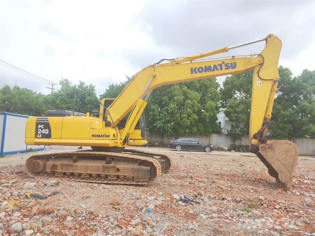 Komatsu PC 240 LC-8 حفارات زحافة