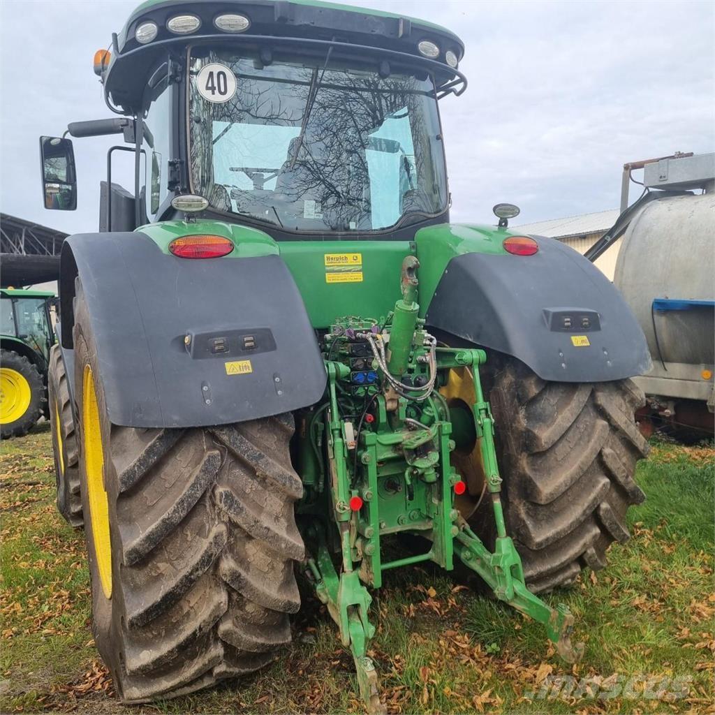 John Deere 7310 R الجرارات