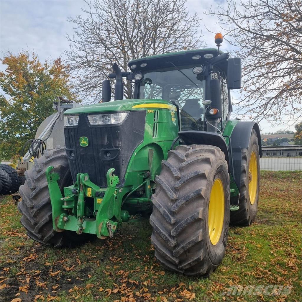 John Deere 7310 R الجرارات