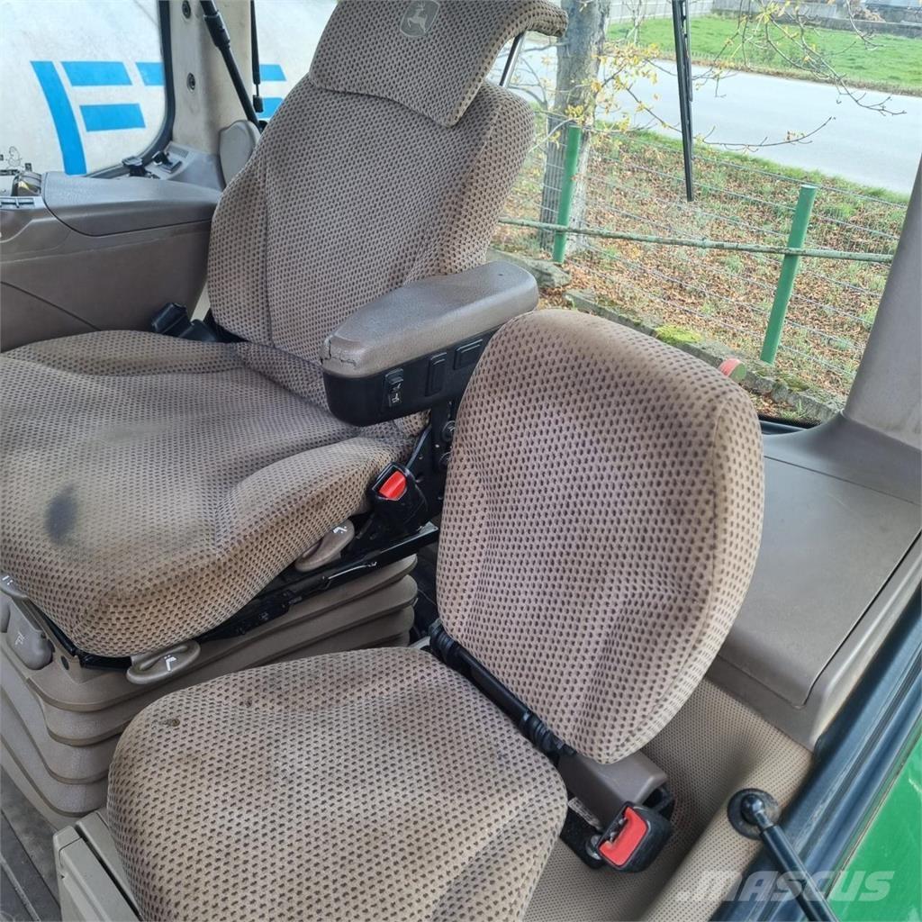 John Deere 7310 R الجرارات