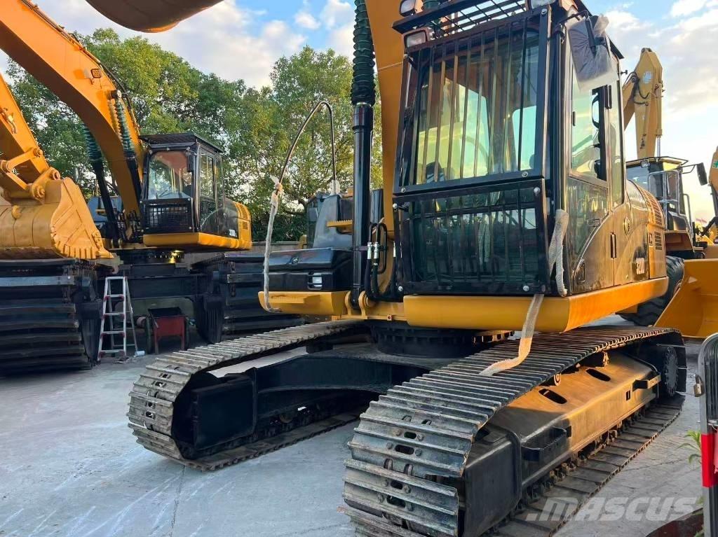 CAT 320D حفارات زحافة