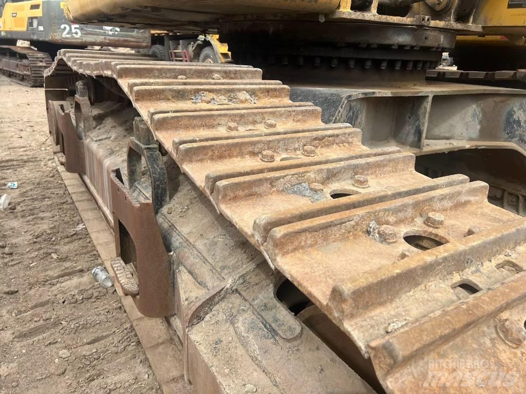 CAT 340 حفارات زحافة