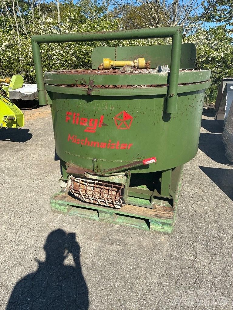 Fliegl Mischmeister خلاطات خرسانة