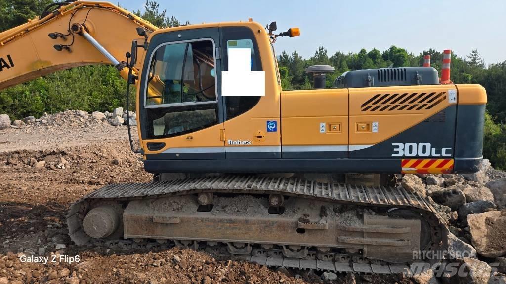 Hyundai Robex 300 LC حفارات زحافة