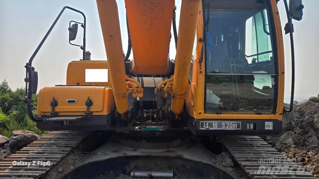 Hyundai Robex 300 LC حفارات زحافة