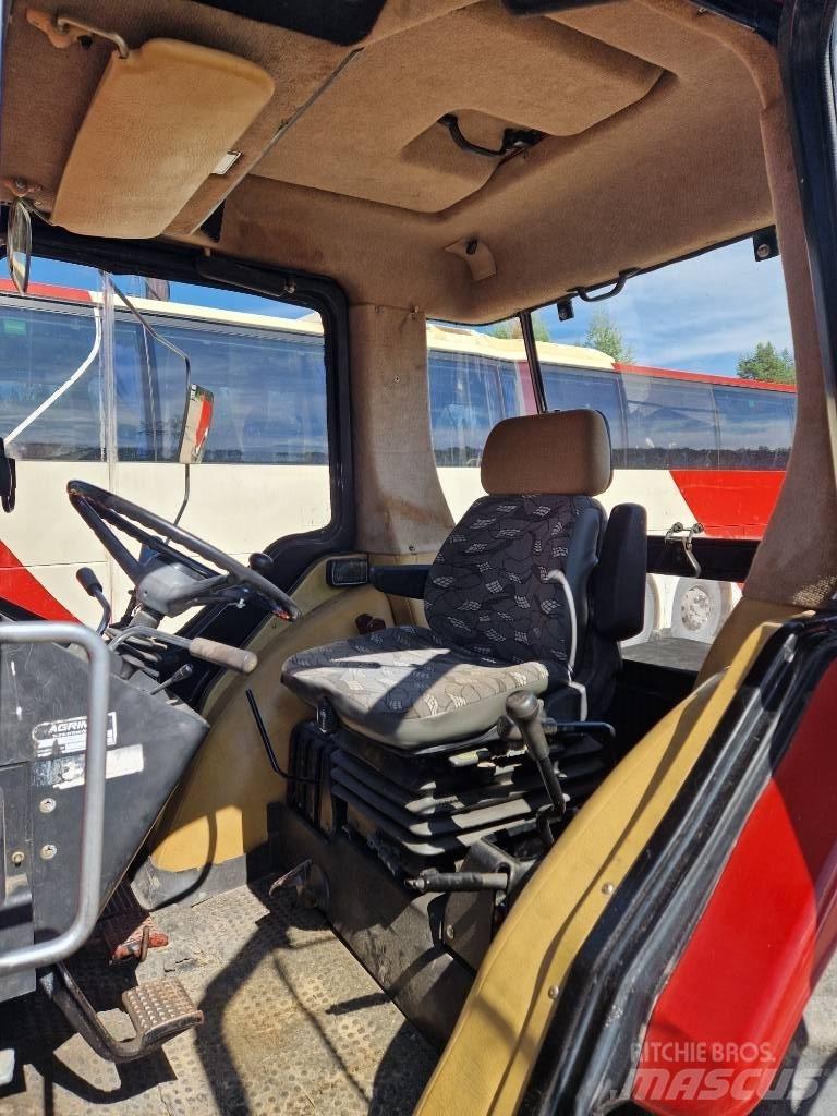 Case IH 685 XL الجرارات